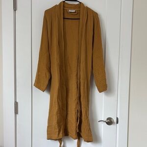 Parachute ochre robe